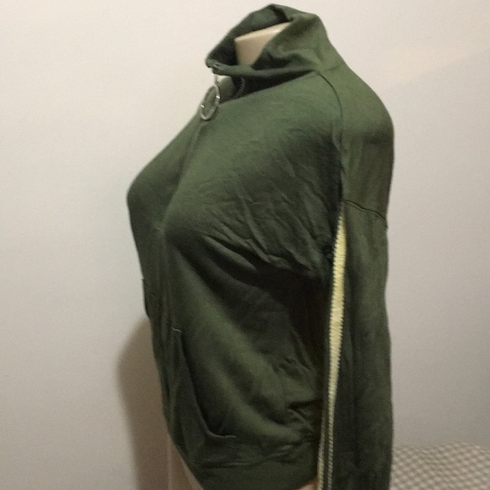 Good condition Top - Picture 2 of 5